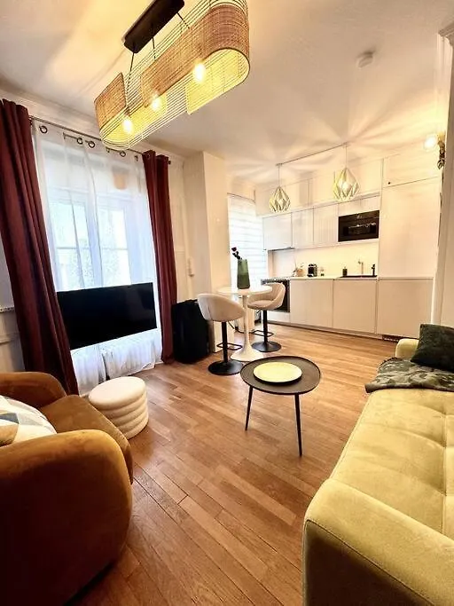 Apartmán Montmartre Le Mythique Paříž 0*,